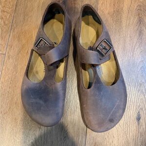 Birkenstock Paris 100% Leather Soft Footbed Sz 39